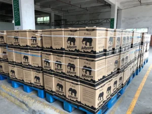The bulk order of Fokis industrial adhesives has been fully prepared. The products packed in carton boxes are neatly arranged on freight pallets, showcasing a professional aspect of production management.