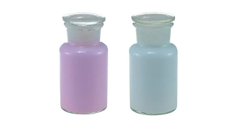2 Fokis water-based adhesives samples packed in glass bottles.